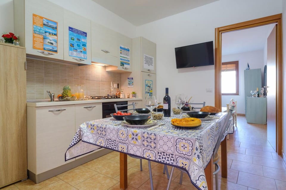 Autumn, Dining Room, Kitchen, Spring, Summer, Winter