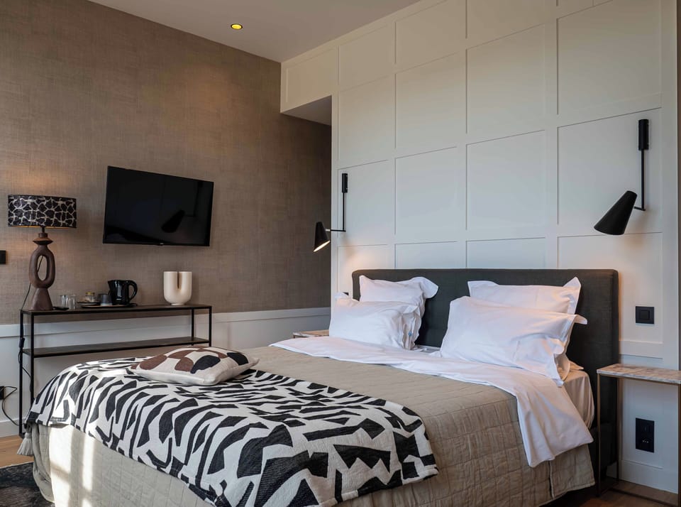 Deluxe Double Room, 1 Bedroom, Garden View | Soundproofing, free WiFi, bed sheets