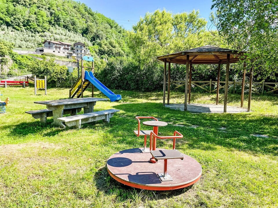 Public Space, Outdoor Play Equipment, Park, Garden, Shade, Lawn, Landscaping, Yard, Playground, Outdoor Furniture