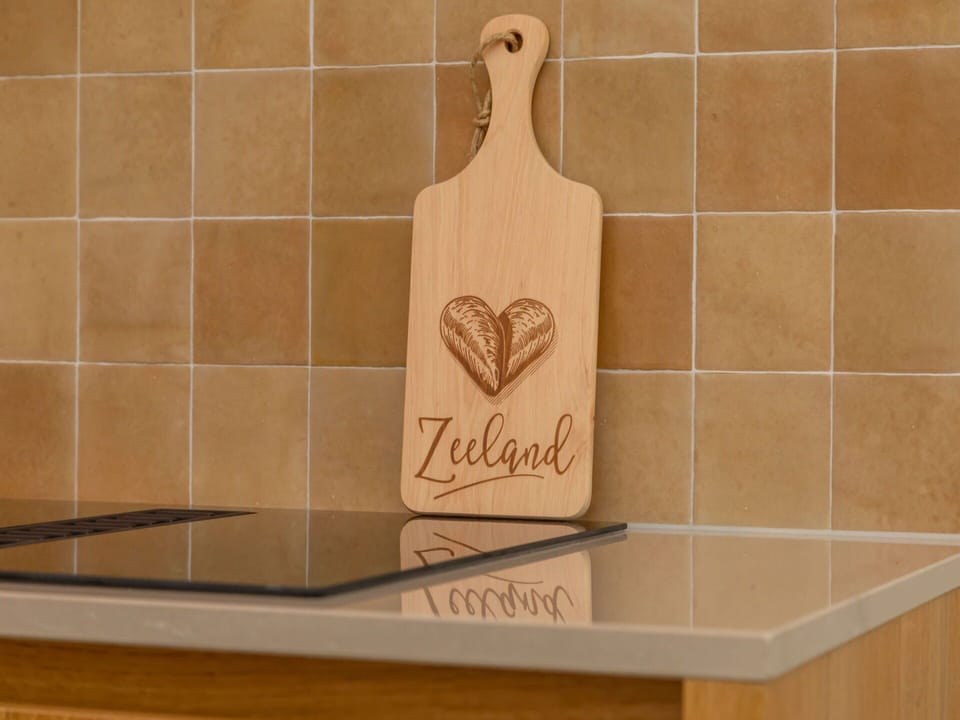 House, Home, Cottage, Estate, Driveway, Balcony, Siding, Villa