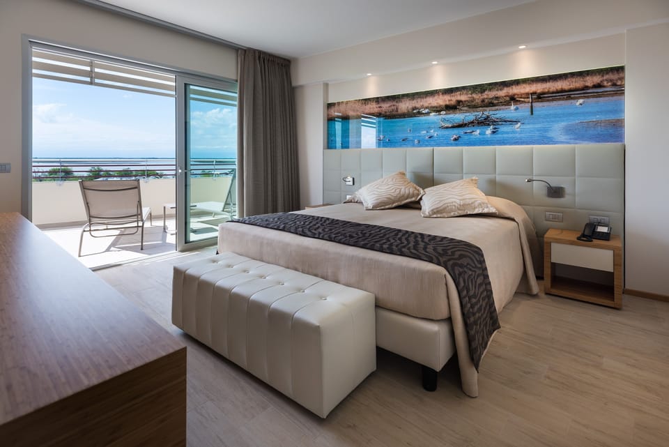 Premium bedding, minibar, in-room safe, desk