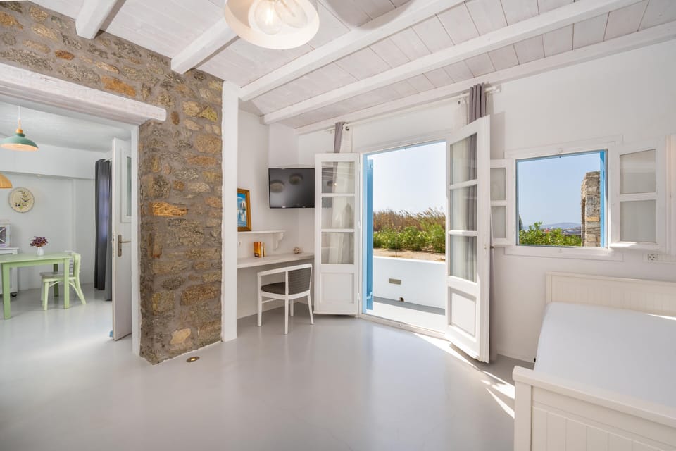 Traditional House | In-room safe, iron/ironing board, free WiFi, bed sheets