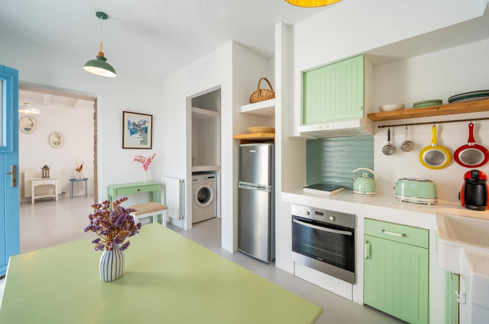 Traditional House | In-room safe, iron/ironing board, free WiFi, bed sheets