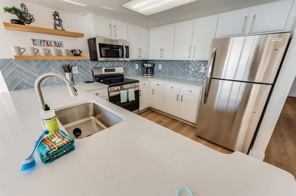 Full Sized Kitchen