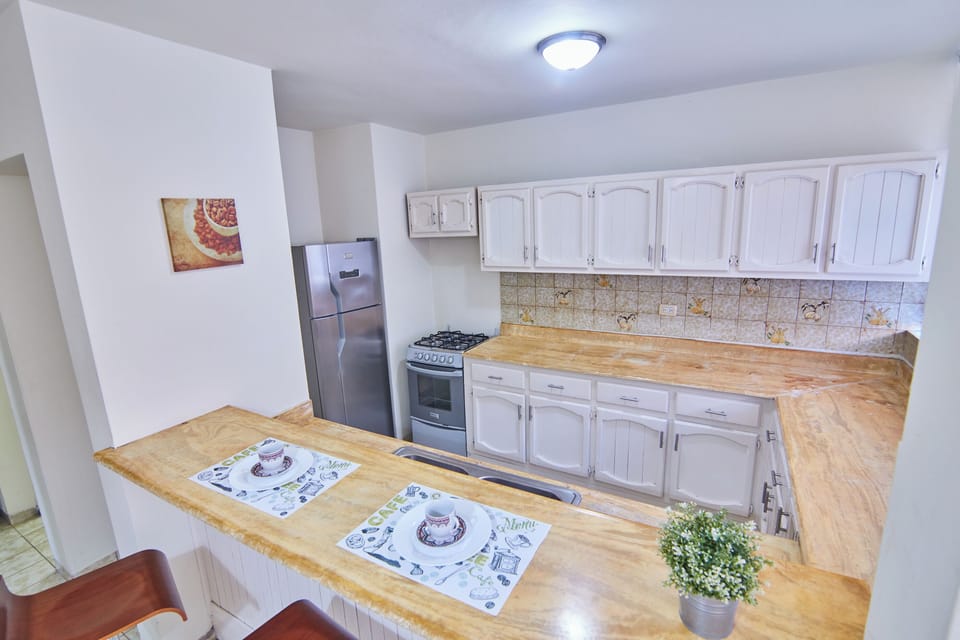 Apartment, 1 Bedroom, Smoking, City View | Interior