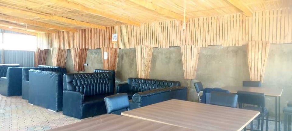 White House Lounge & Accommodation Bed and Breakfast in Kenya