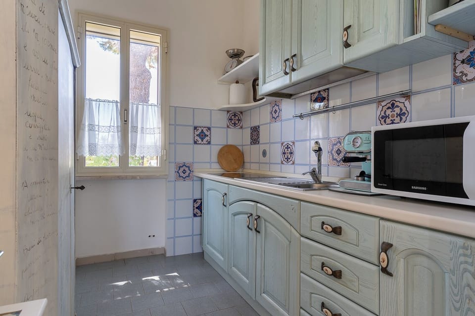 Classic House, Sea View | Private kitchen | Electric kettle