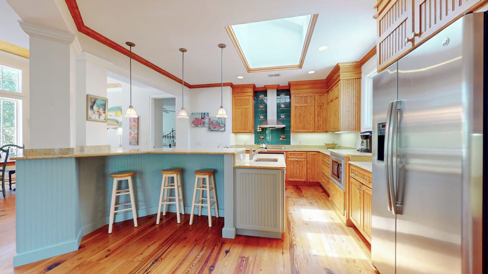 Eat-in Kitchen