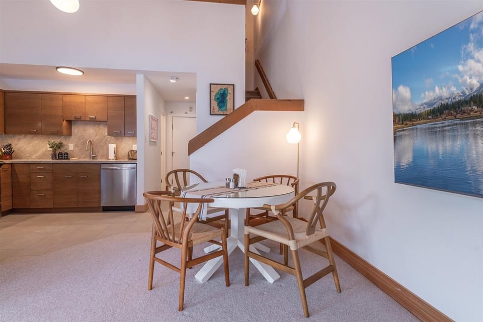 Condo, 1 Bedroom | Dining