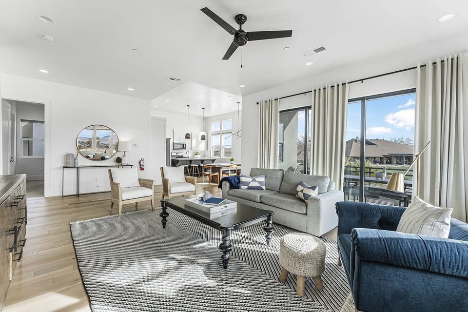 Condo, 3 Bedrooms | Living area | Smart TV
