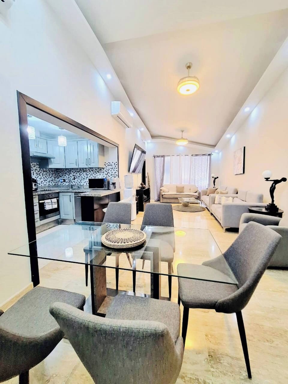 Deluxe Condo, 2 Bedrooms, Golf View | Dining room