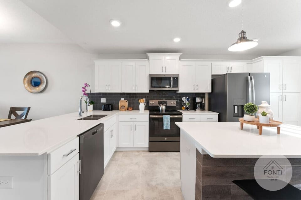 Kitchen#Disney #Parks #kingdom #springs #StoreyLake #resort #Apartment #Vacation #Rental #waterpark #Kissimmee #Orlando #universal #citywalk