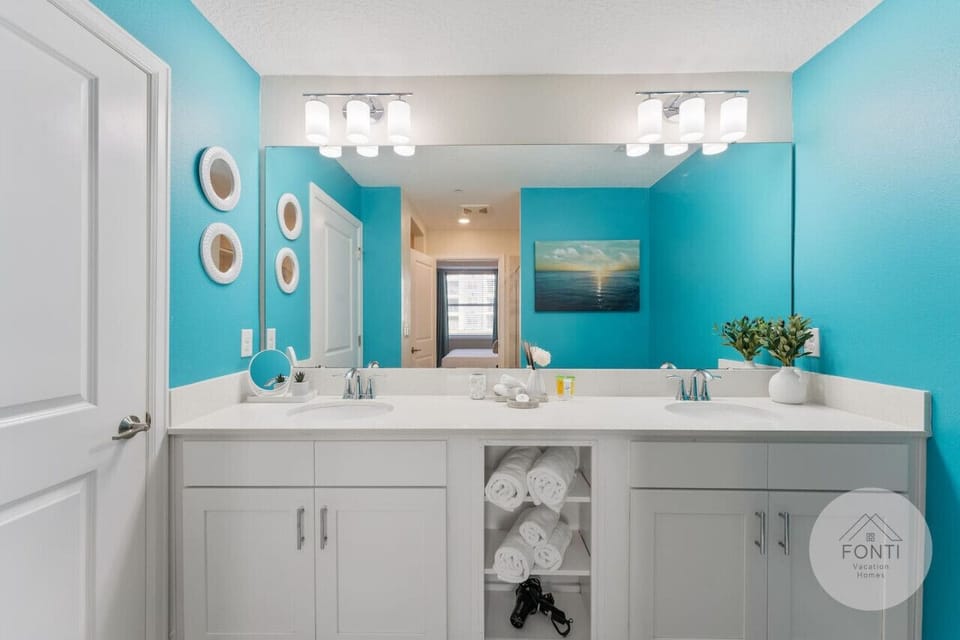 Master Bathroom#Disney #Parks #kingdom #springs #StoreyLake #resort #Apartment #Vacation #Rental #waterpark #Kissimmee #Orlando #universal #citywalk