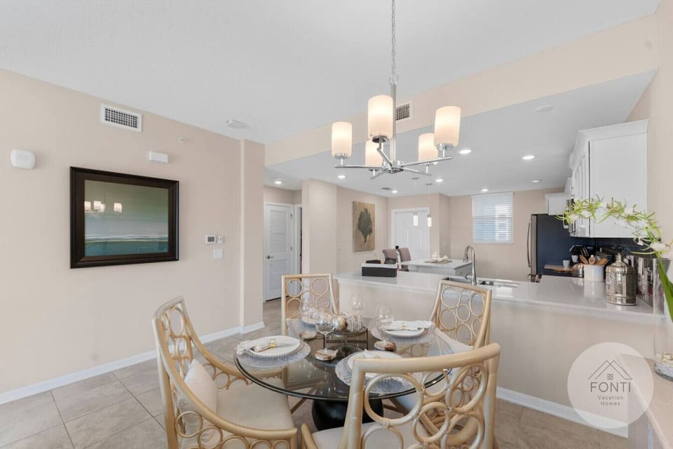 Dining Room #Disney #Parks #kingdom #springs #StoreyLake #resort #Apartment #Vacation #Rental #waterpark #Kissimmee #Orlando #universal #citywalk