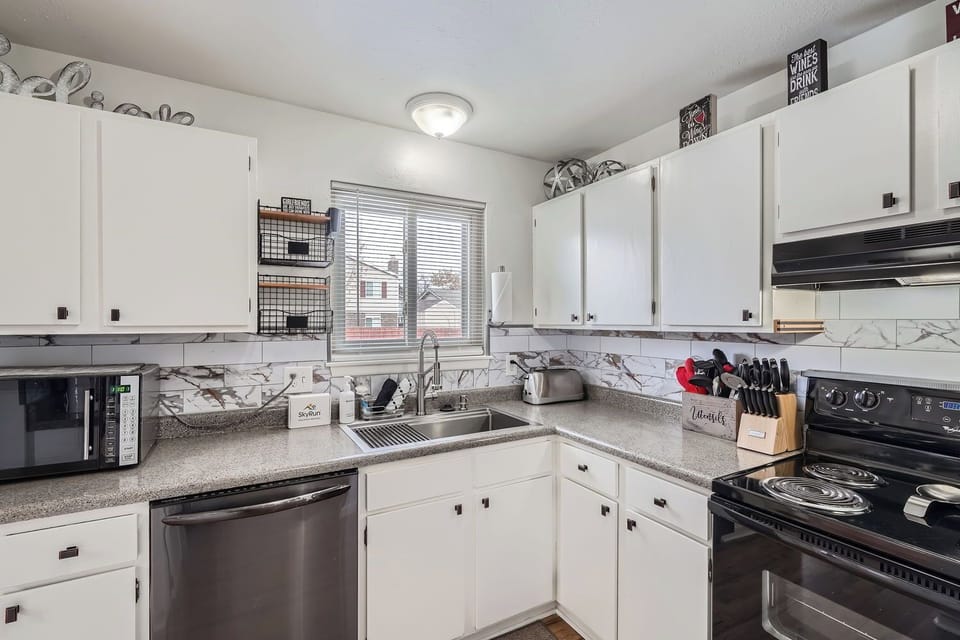 The kitchen is equipped with everything you need...