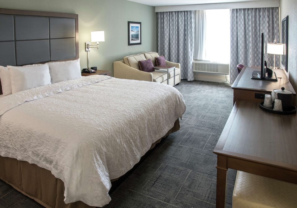 In-room safe, bed sheets