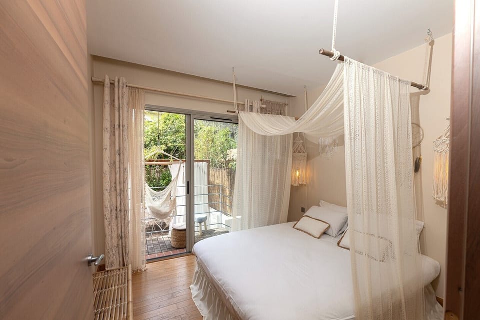 Luxury Apartment, Ensuite (Bord De Plage) | 1 bedroom, in-room safe, individually decorated, individually furnished