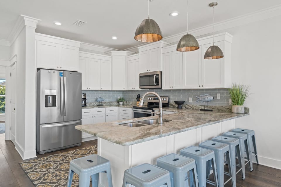House, 5 Bedrooms, Partial Sea View | Private kitchen | Full-size fridge, microwave, oven, stovetop