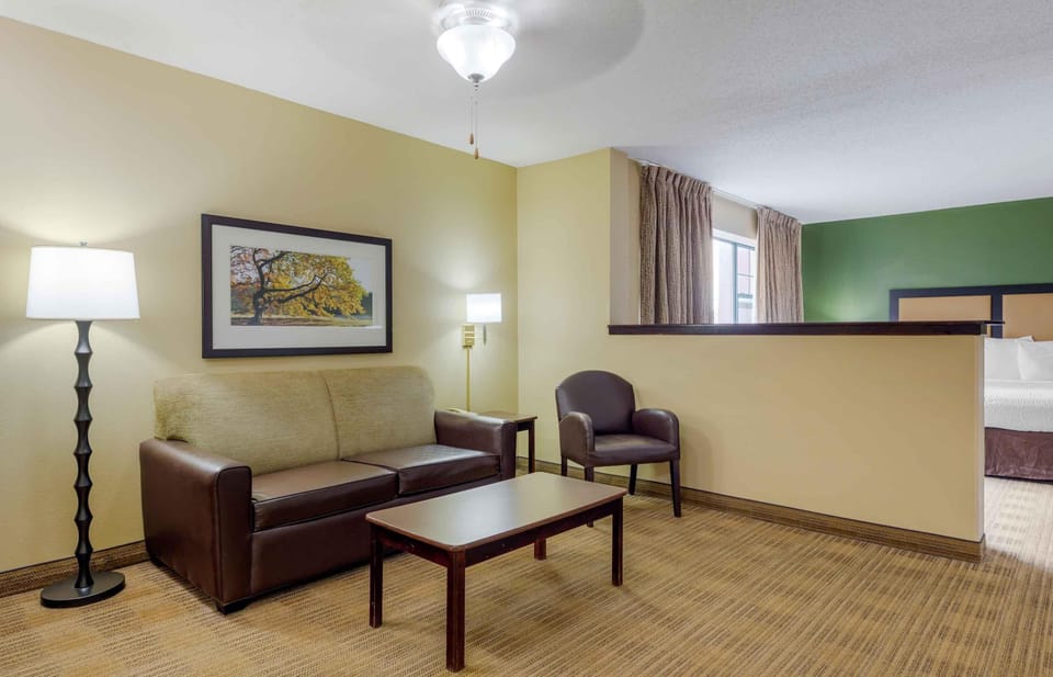 Desk, iron/ironing board, WiFi (free), bed sheets