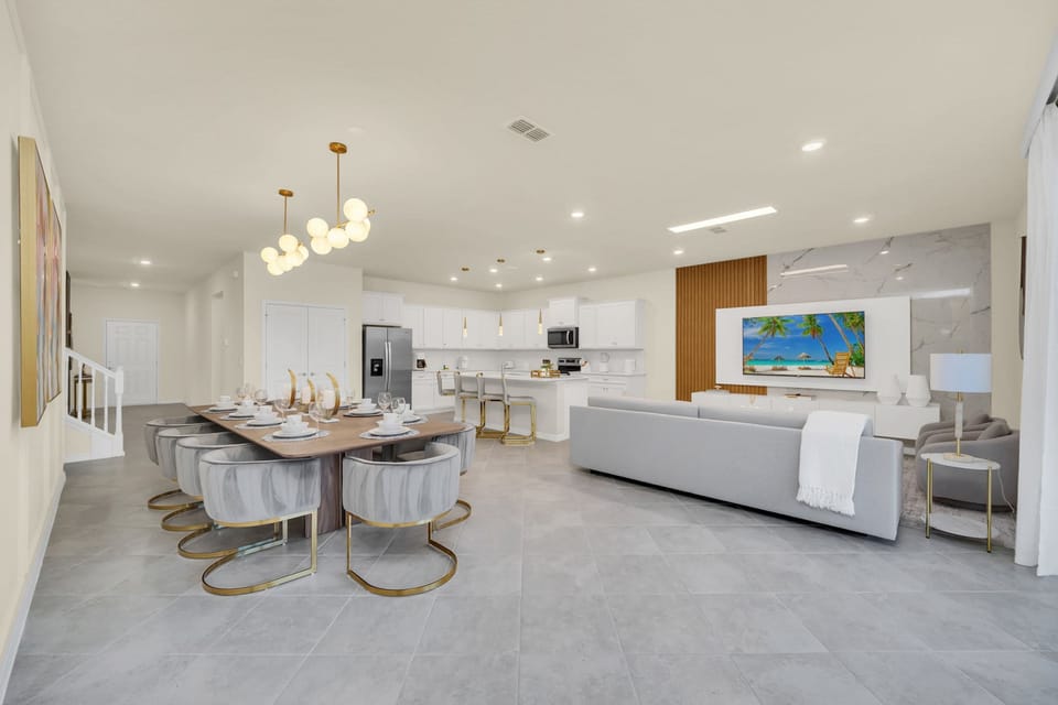 House | 10 bedrooms
