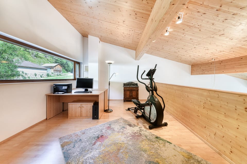 House | 5 bedrooms, soundproofing