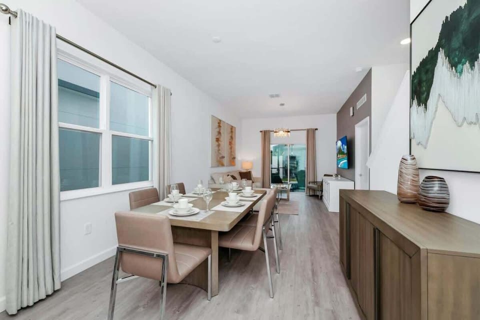 Dine in style with plenty of room for delicious meals and great conversations!