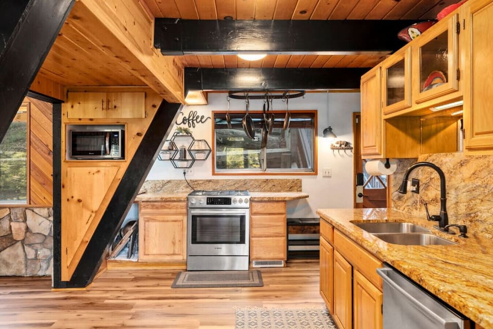 Fully equipped kitchen.