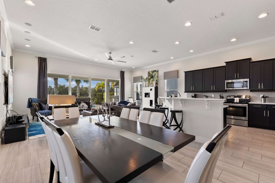 Plenty of space for family meals and entertaining. 