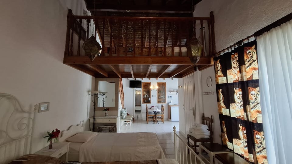 2 bedrooms, in-room safe, individually decorated, individually furnished