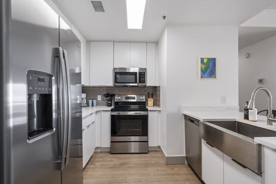Lovely fully-equipped kitchen with everything you need to prepare your meals and enjoy a nice dinner!
