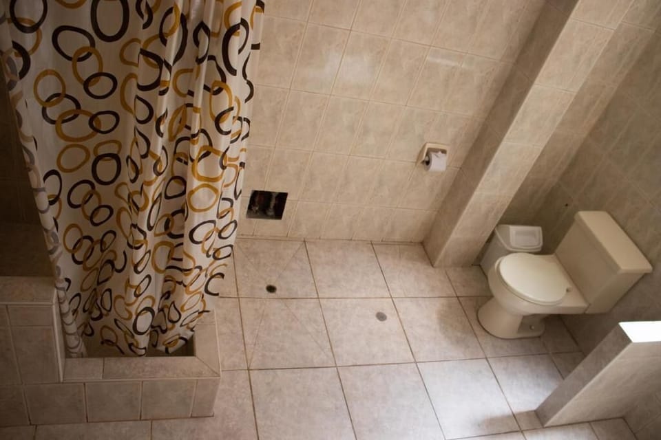Shower, free toiletries
