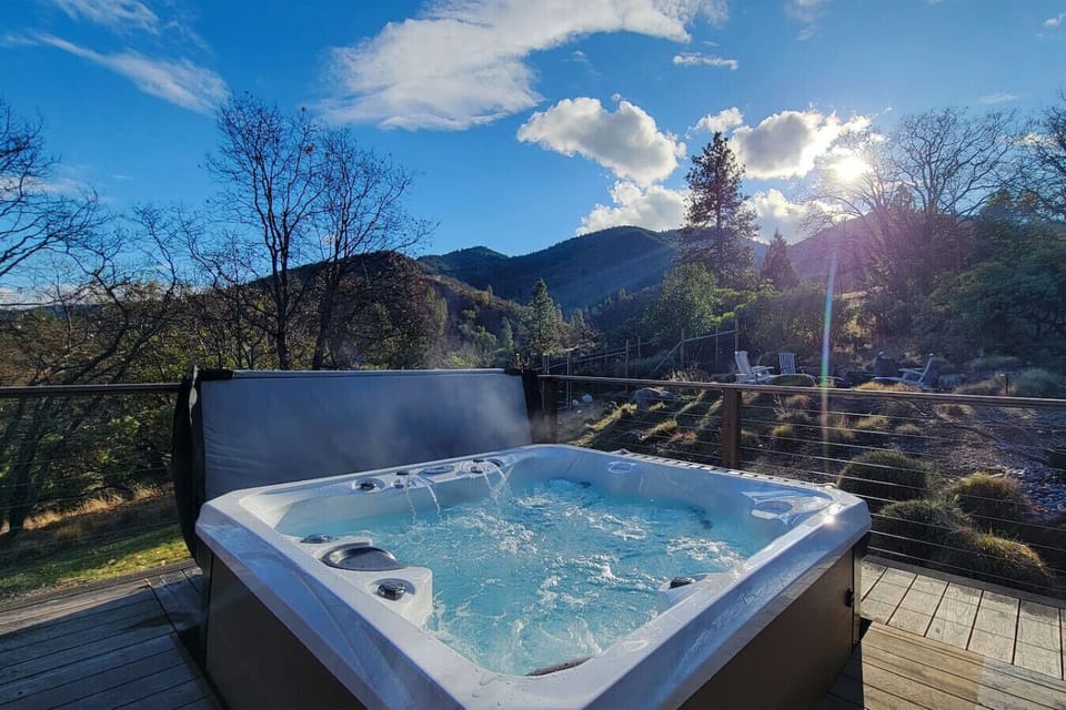 Hot tub with gorgeous mountain views
