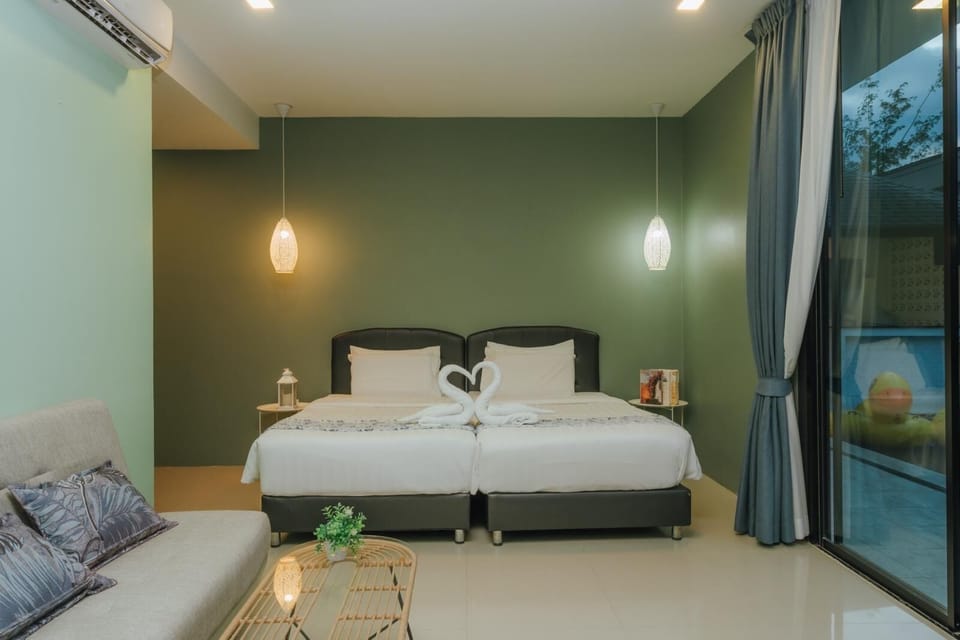 Basic Suite | Iron/ironing board (on request), WiFi (free)