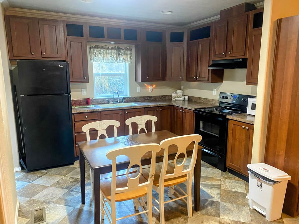 previous eat in kitchen