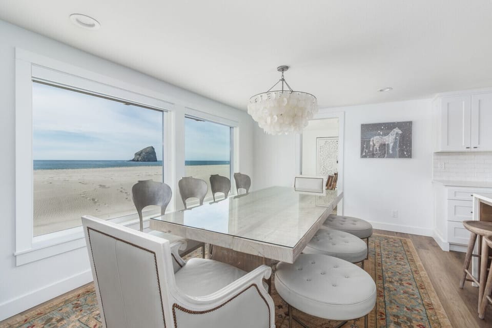 Dining room facing North