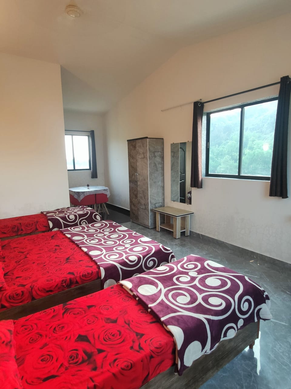 Quadruple Room, Lake View | Free WiFi, bed sheets