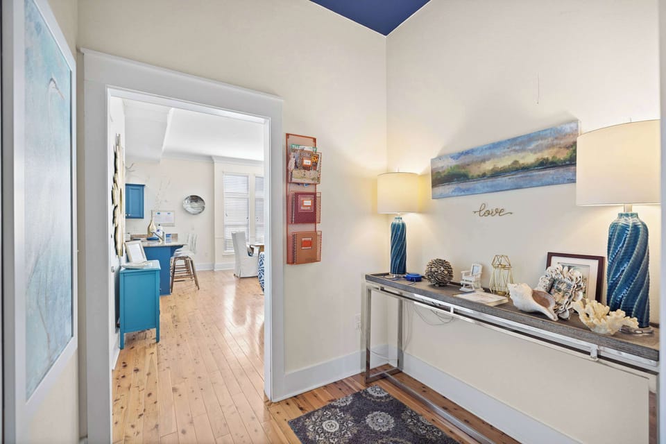 Front entryway: Welcome book area