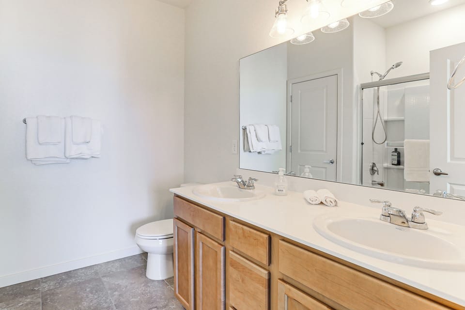 Full Bath | Towels | Hair Dryer | 2nd Floor