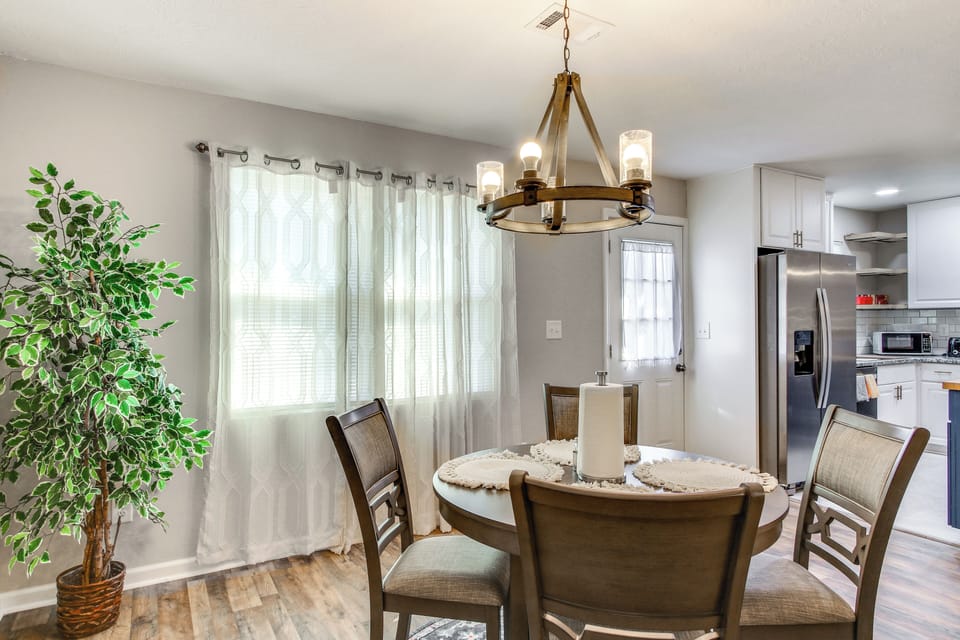 Dining Area | Dishware/Flatware | 1st Floor