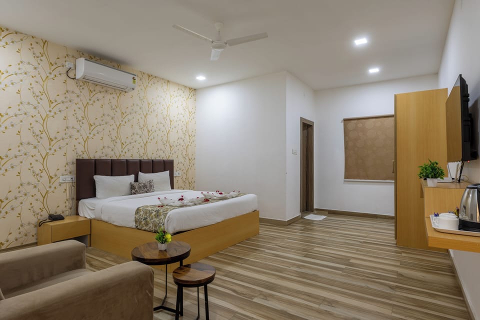 Junior Double Room | Desk, laptop workspace, soundproofing, free WiFi