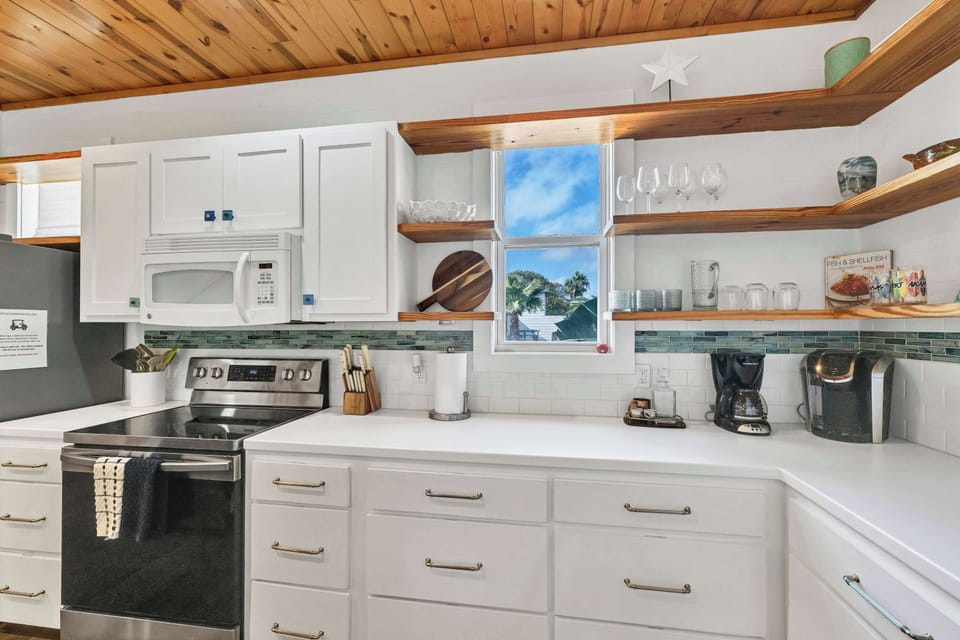 Fully stocked kitchen, just bring your food!