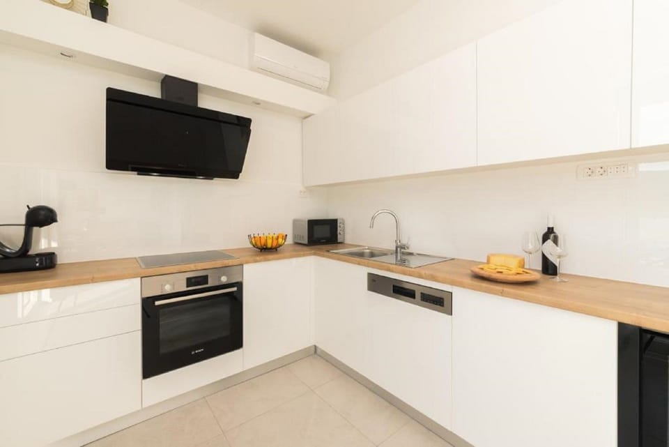 Villa (Four Bedroom Villa with Pool (Villa 1) | Private kitchen | Fridge