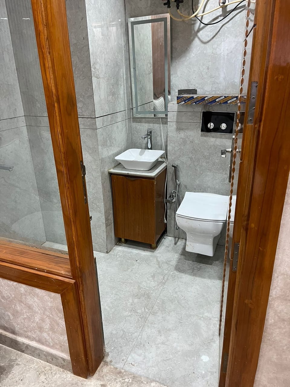 Platinum Service Apartment DLF Phase 3 Apartment in Gurugram