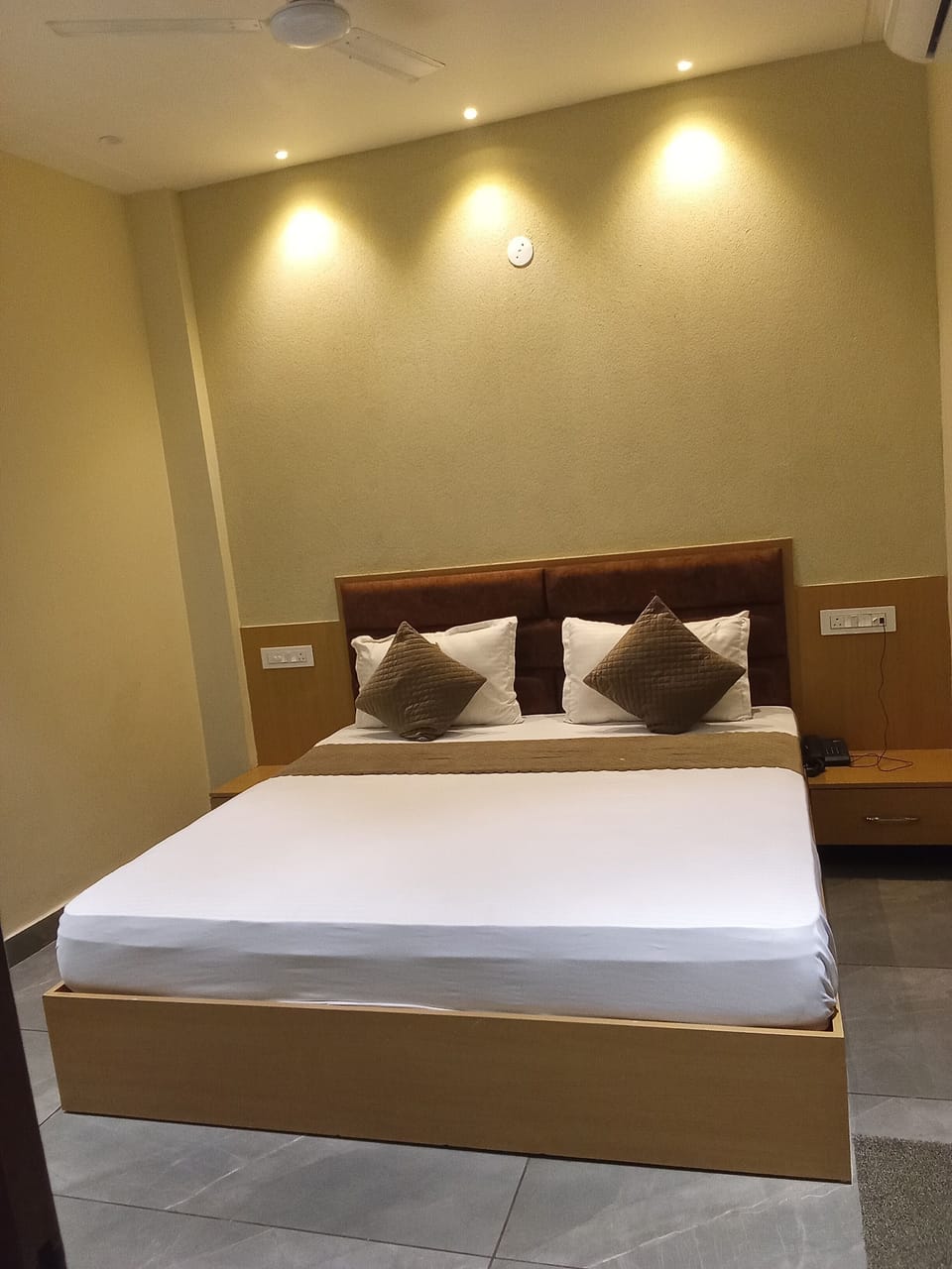 Deluxe Double Room | Desk, free WiFi