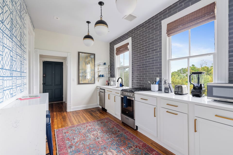 Cozy Downtown Home | Wylde Jasmine