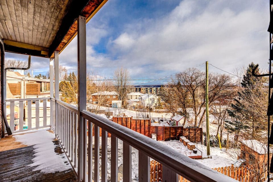 Balcony with a view of orleans island