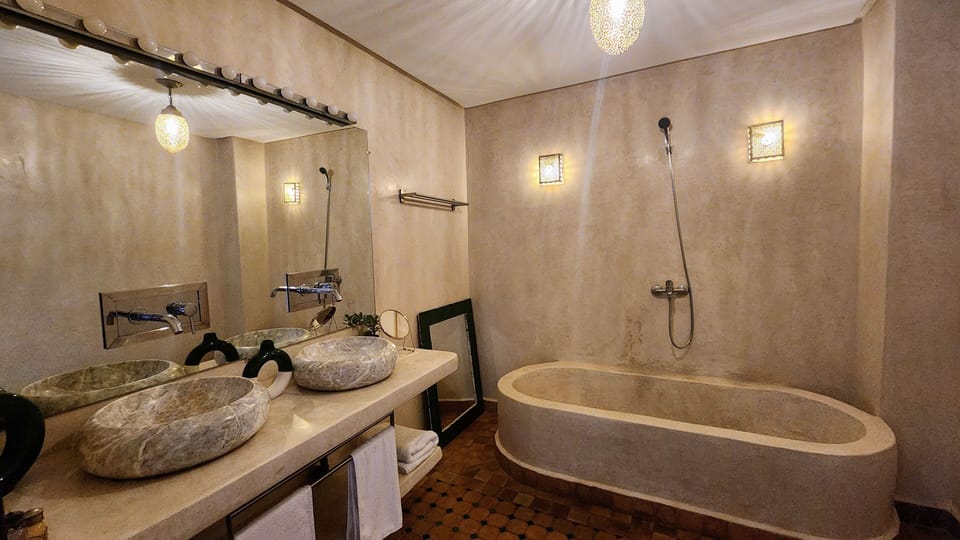 Luxury Triple Room, Courtyard View | Bathroom | Bidet, towels, soap, shampoo