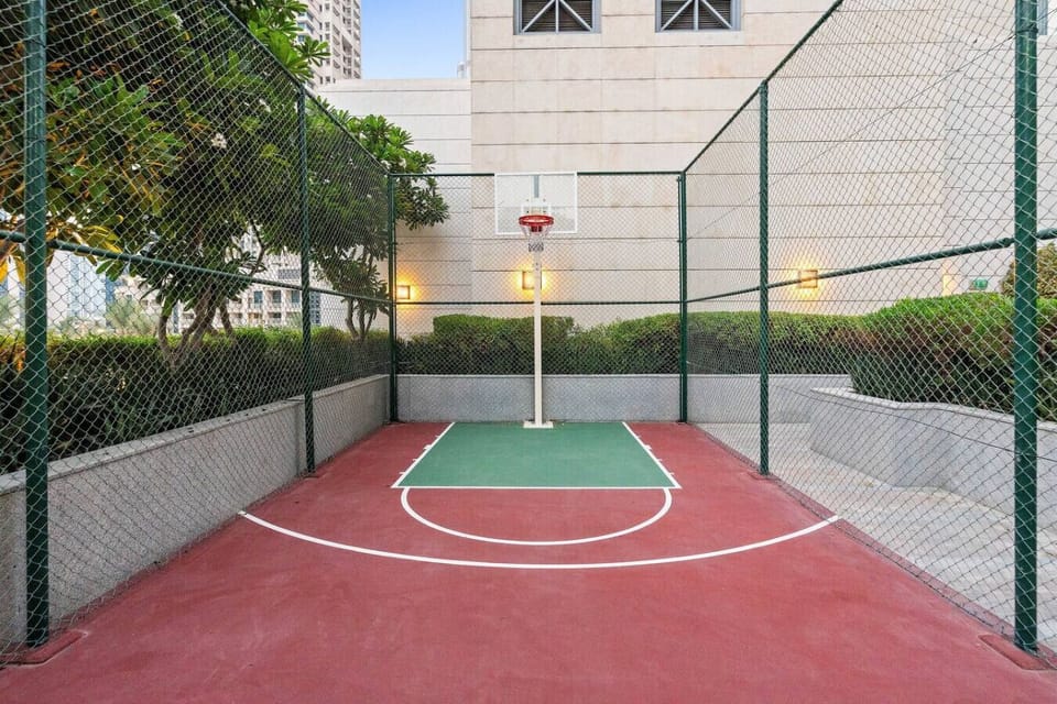 Sporting Fun: Shoot hoops on your private basketball court amidst stunning Dubai views!