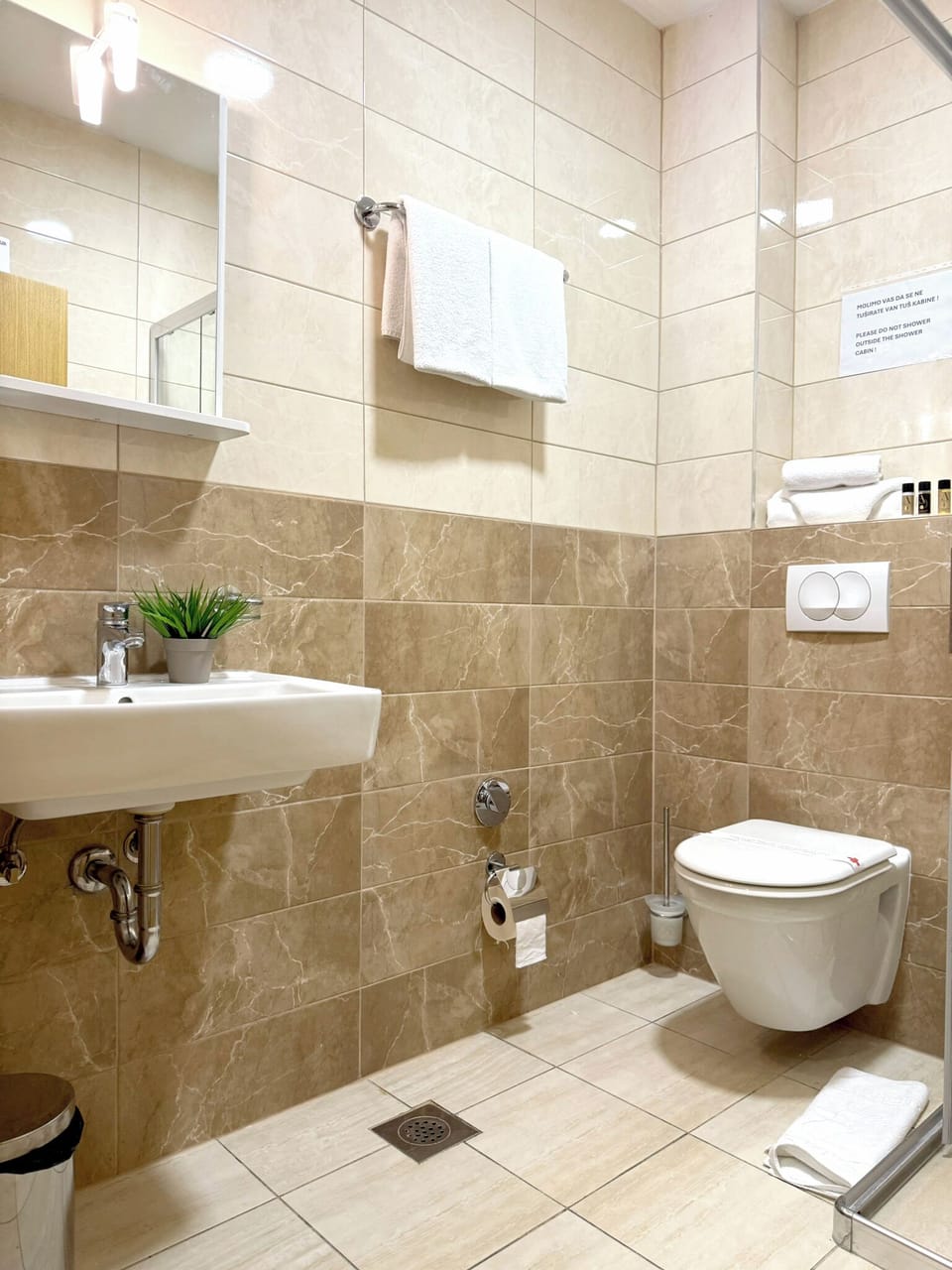 Double or Twin Room, Non Smoking | Bathroom | Shower, hair dryer, slippers, towels