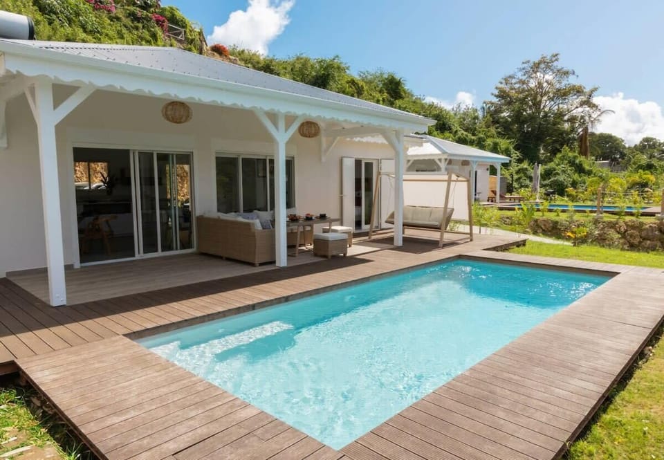 Overview, swimming pool